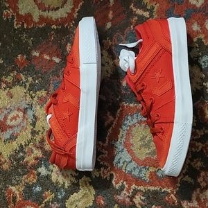 Converse low top sneaker